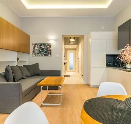 Przy Placu Zebran Ludowych Apartment